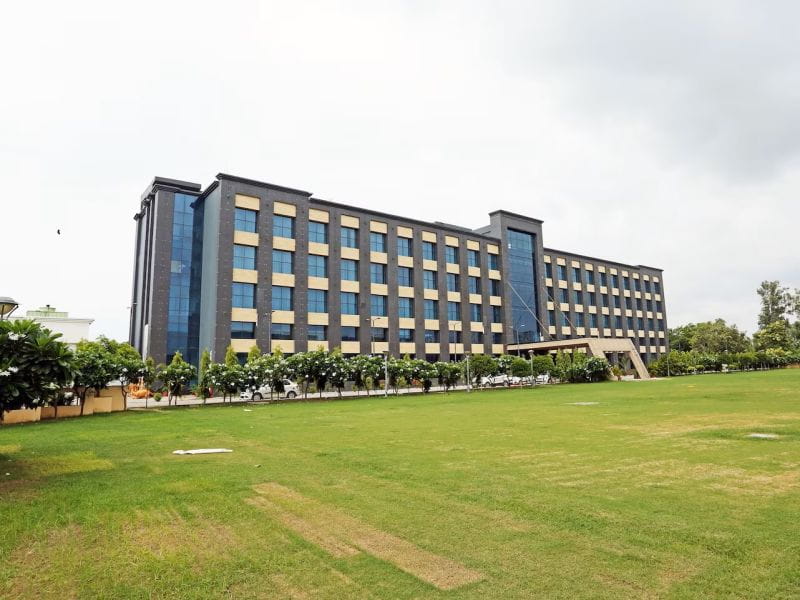 Aastha Health Resort - Paid Old Age Homes In Lucknow