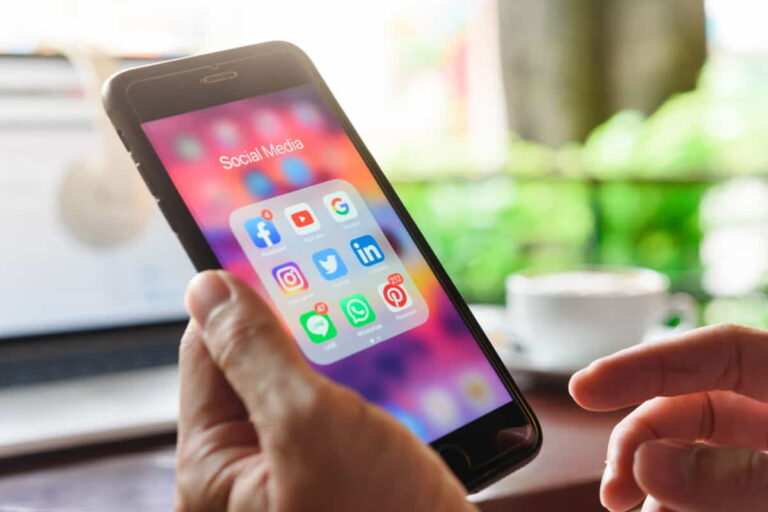 Social Media For Crowdfunding